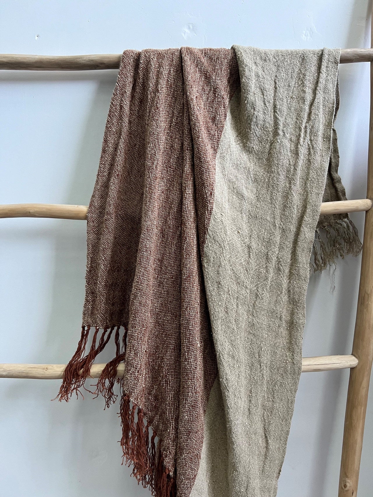HUGO KNOTTED FRINGE LINEN THROW