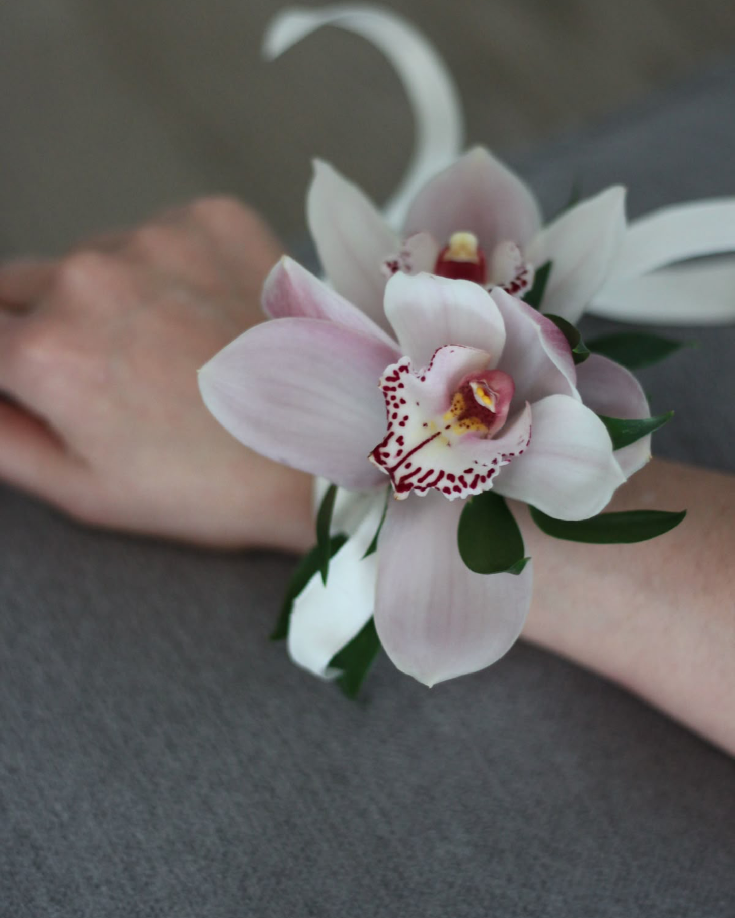 HIGH SCHOOL FORMAL - WRIST CORSAGE