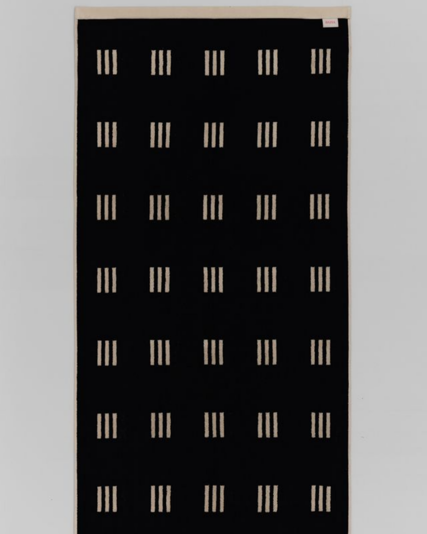CLAREMONT BATH TOWEL - SAND & NOIR