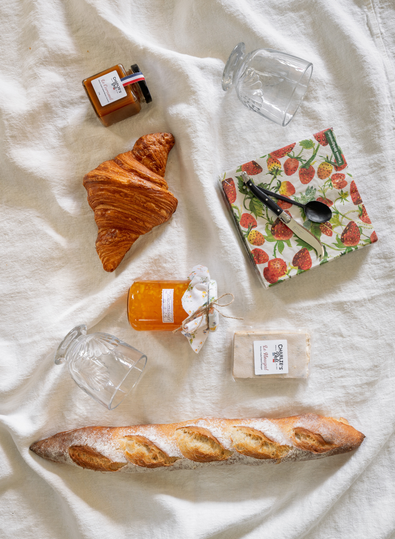 FRENCH PICNIC GIFT BASKET