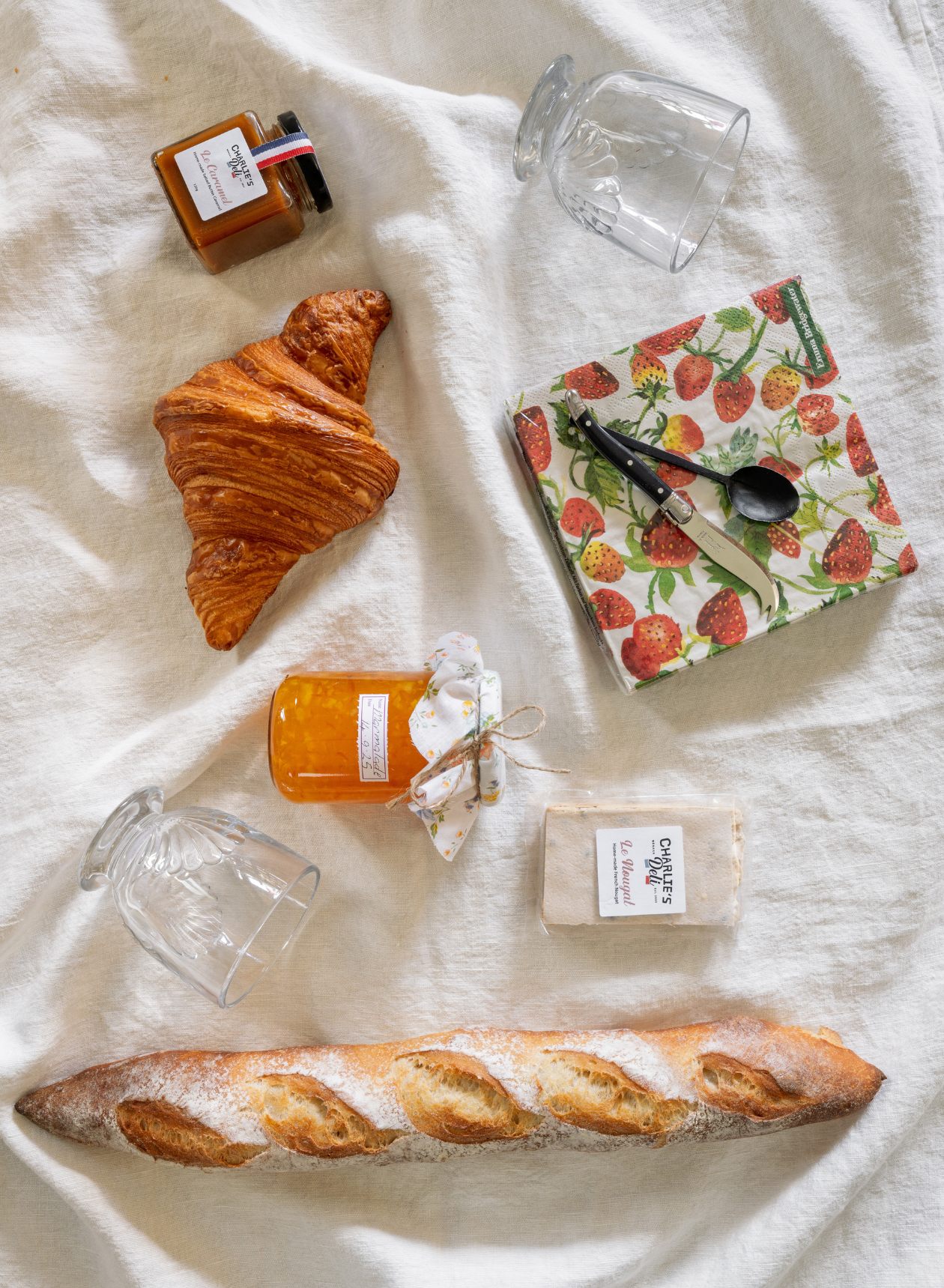FRENCH PICNIC GIFT BASKET