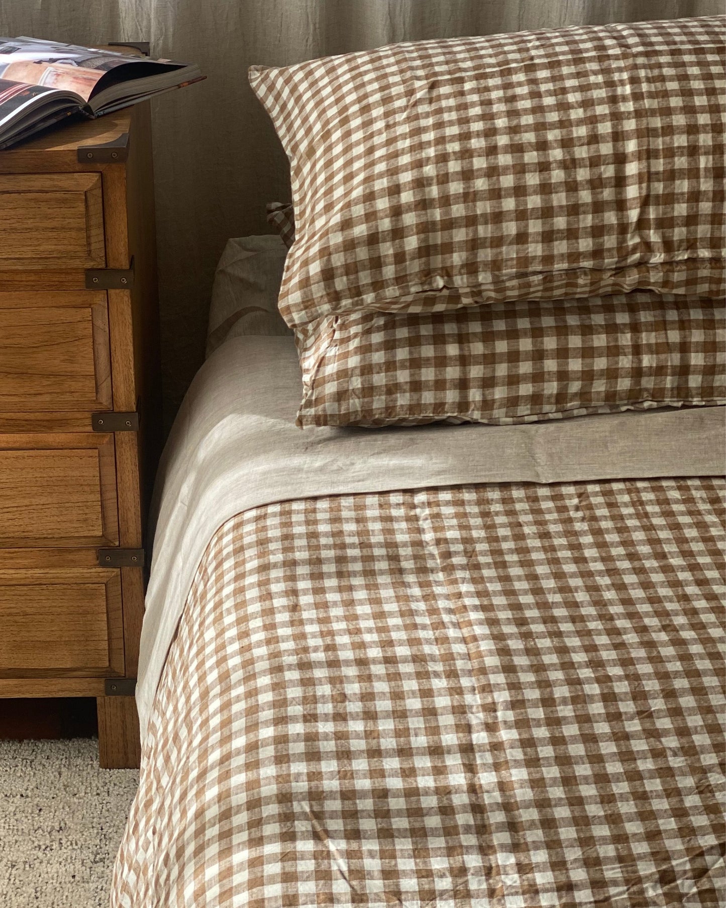LE LIN CHOCOLATE GINGHAM DUVET