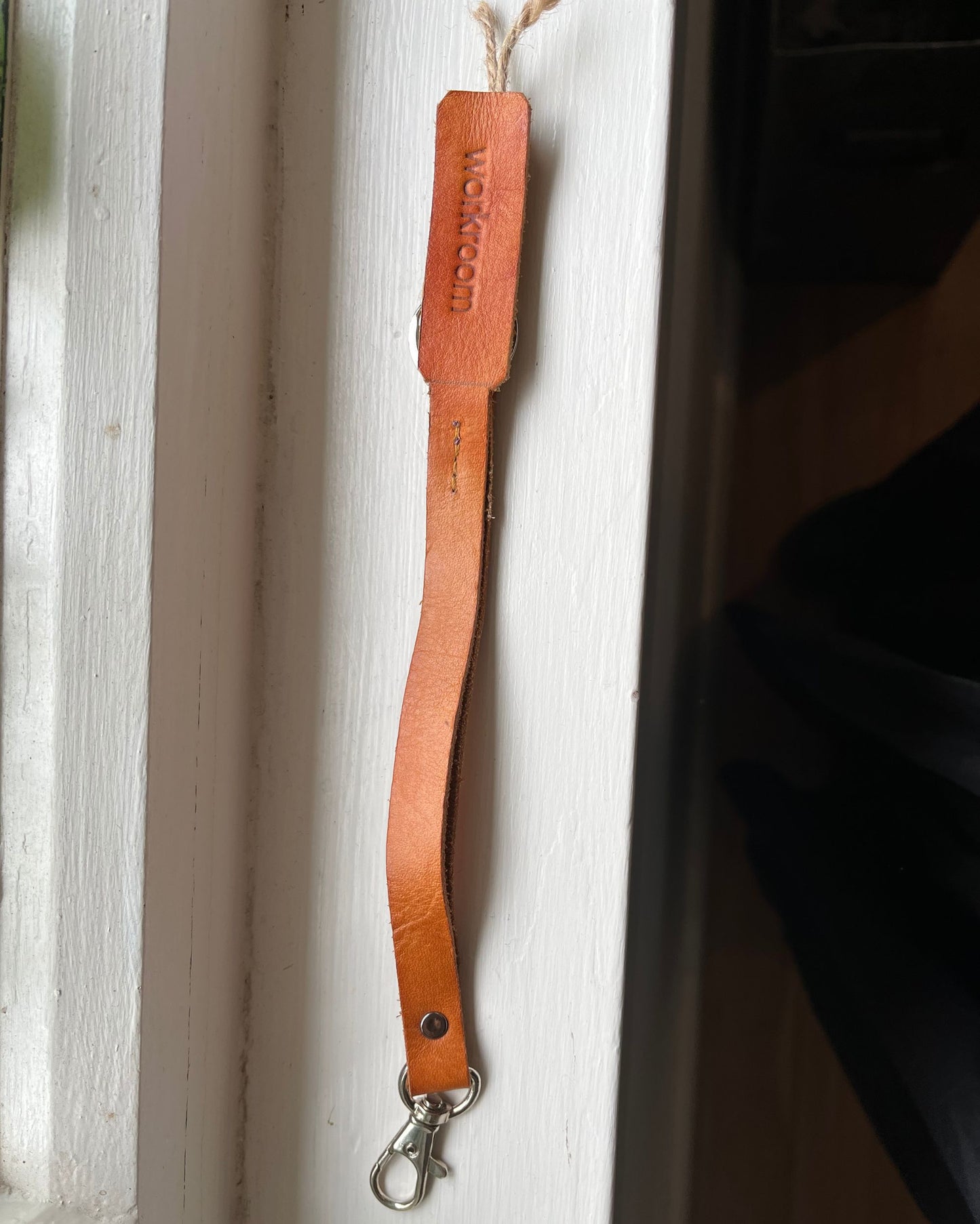 THE WORKROOM LEATHER KEY FOB