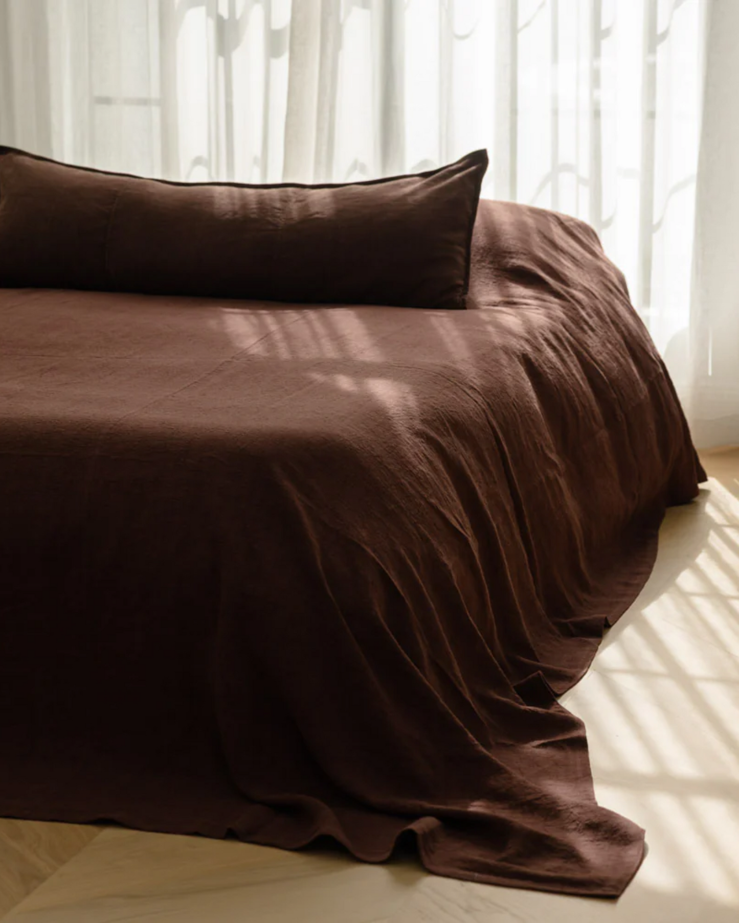 LUCA LINEN BED COVER - CHOCOLATE