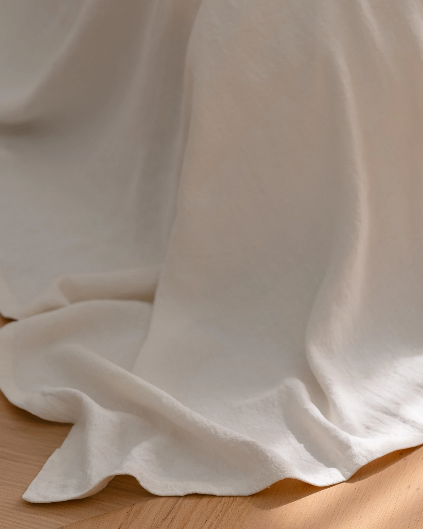 LUCA LINEN BED COVER - OFF WHITE