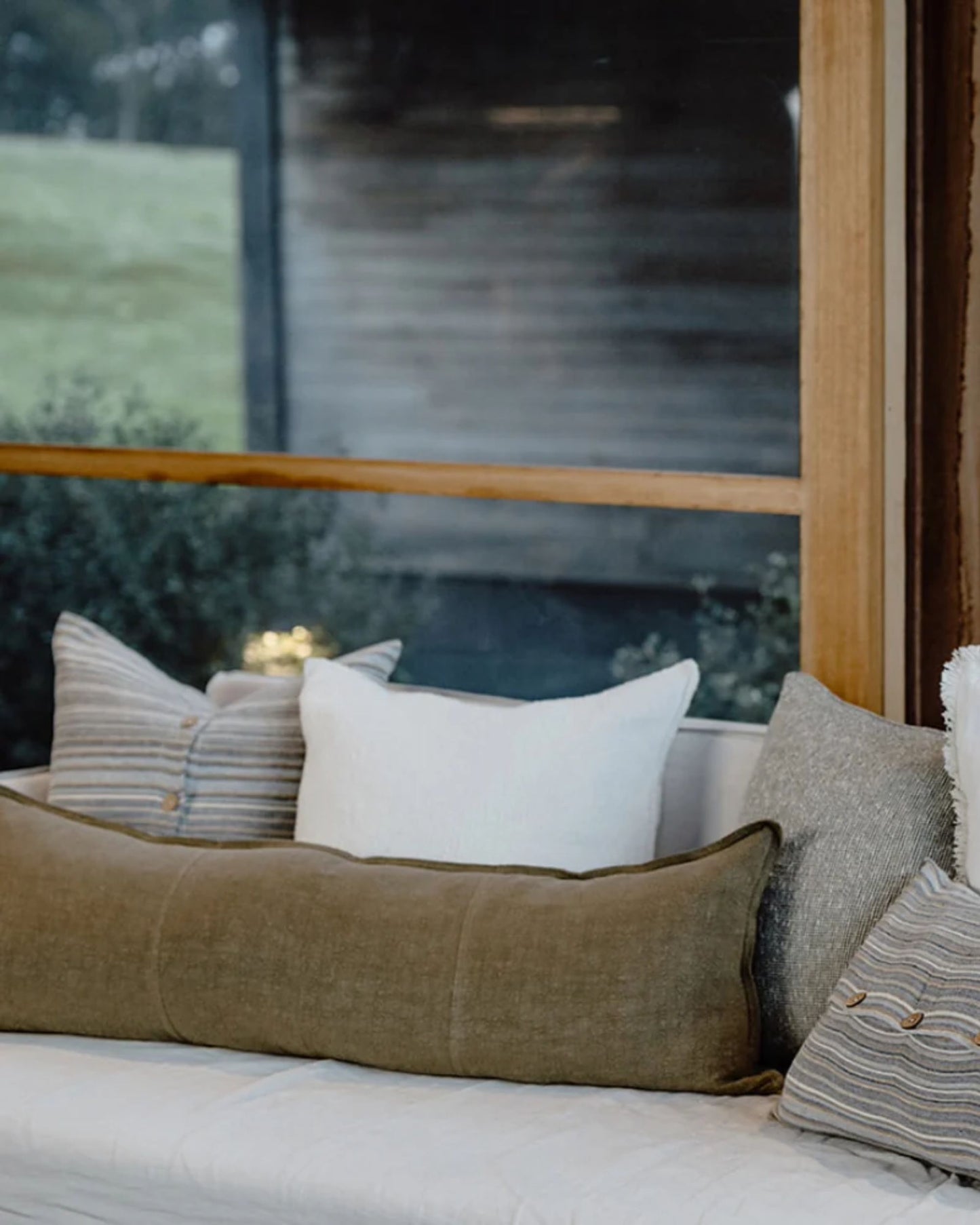 LUCA LINEN LONG LUMBAR COVER - OLIVE