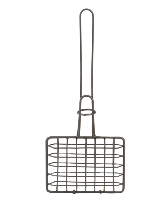 Introducing the SOAP SHAKER by Esschert Design: a versatile tool for eco-friendly cooking over an open flame. Its grid pattern and secure latch make it perfect for ensuring your vegetables or meats are both deliciously grilled and sustainably prepared.