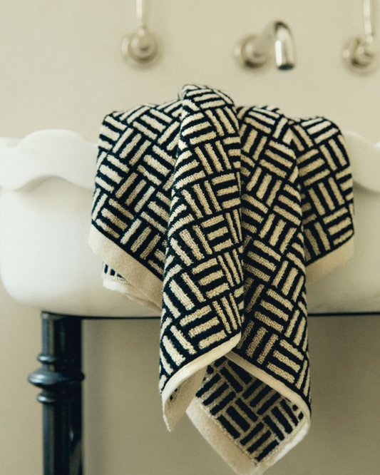 TORRENS HAND TOWEL - SAND & NOIR