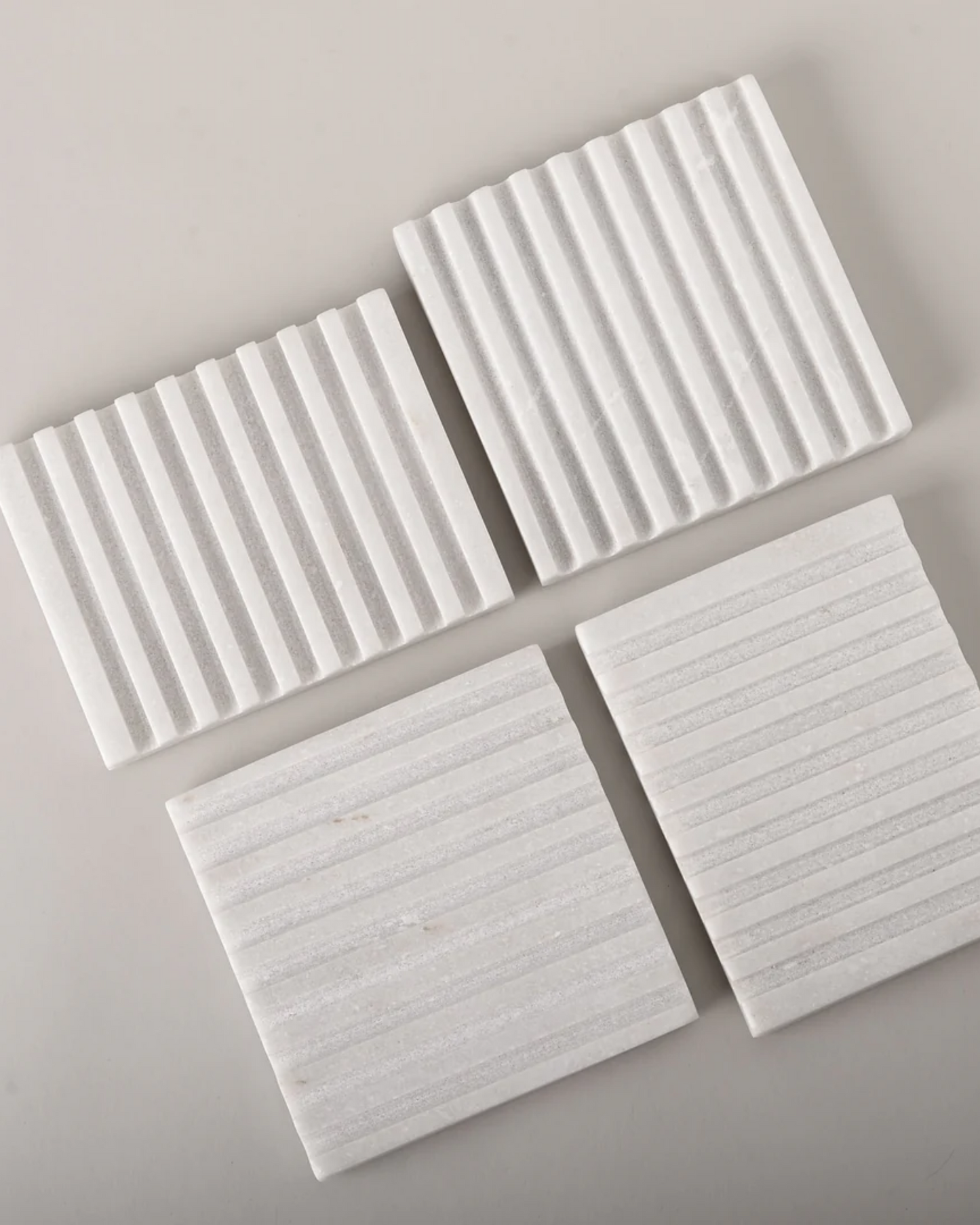 WHITE MARBLE RECTANGLE STRIPPED SOAP DISH