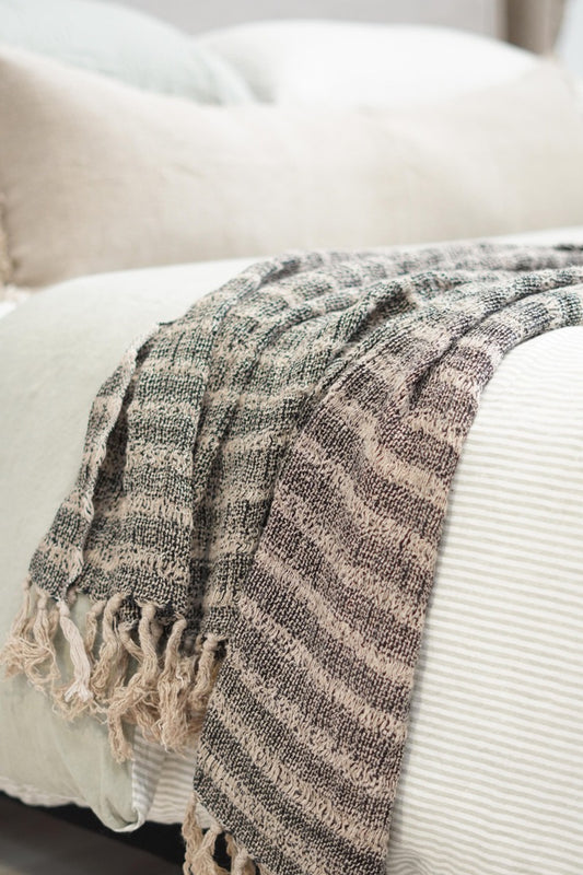 AUDREY LINEN BED THROW IN BLACK & NATURAL