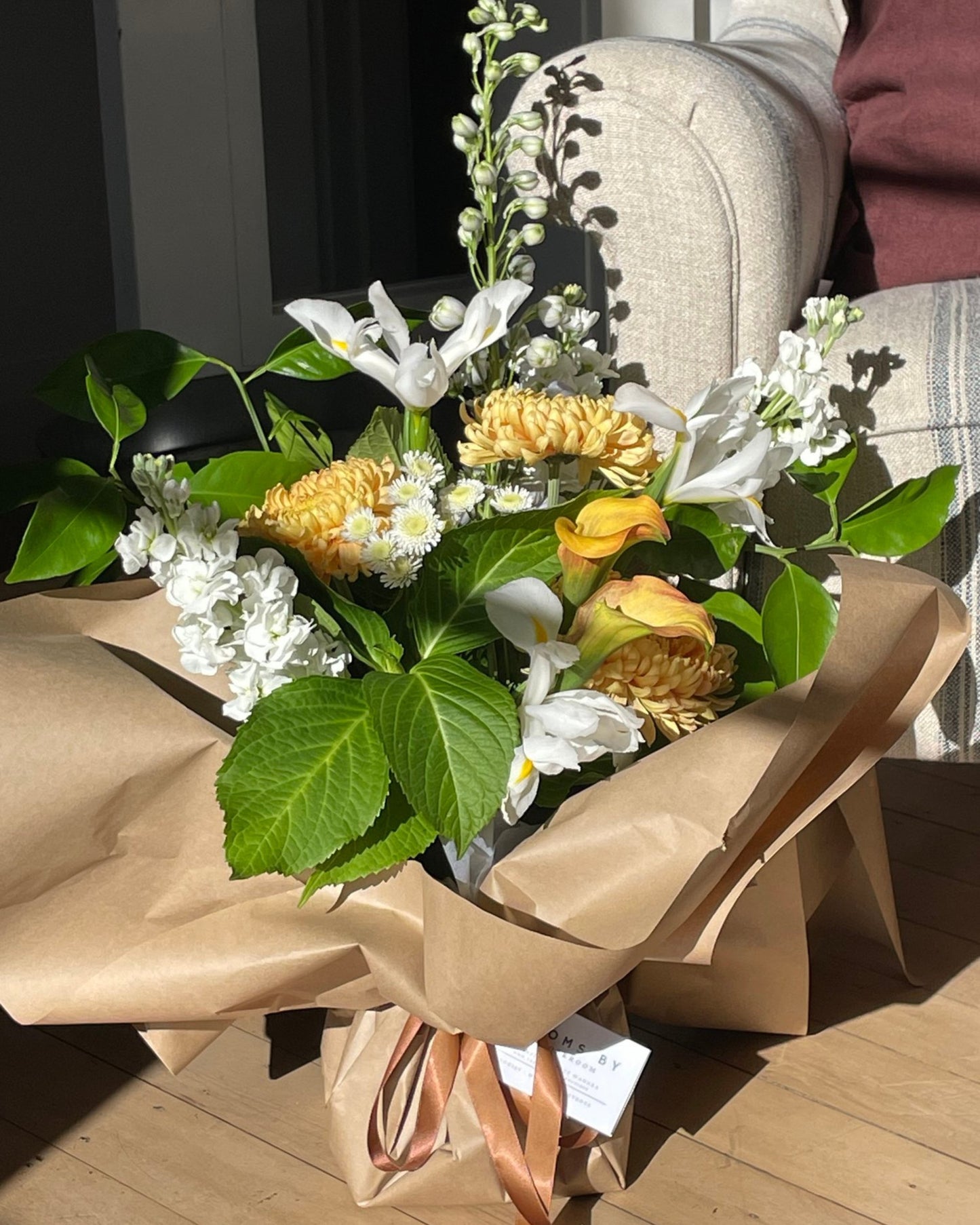 FRESH FLOWERS IN A WATER BOX