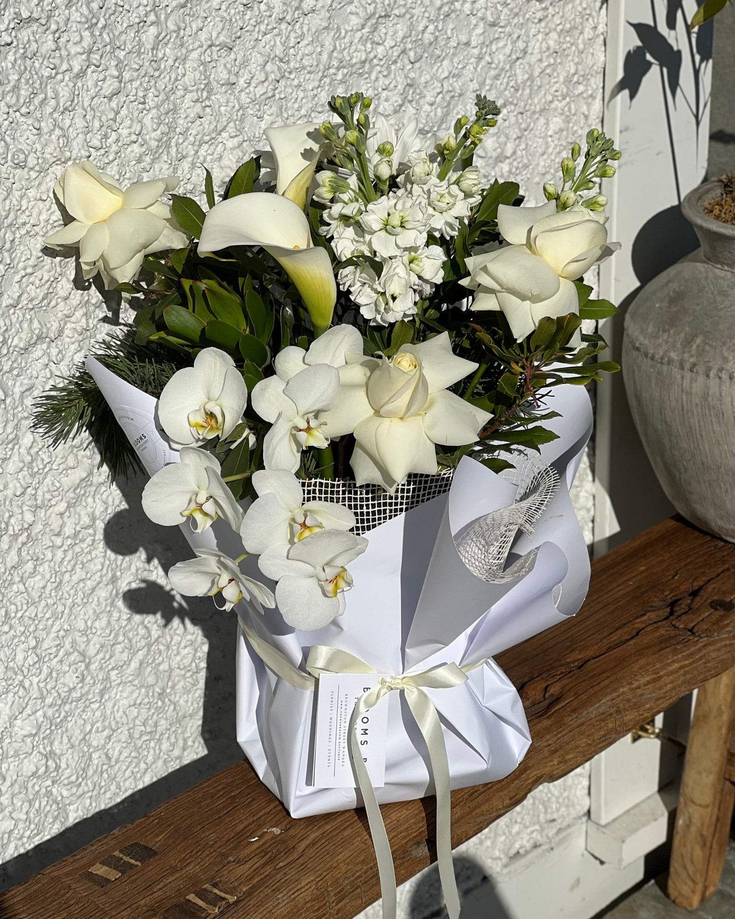 FRESH FLOWERS IN A WATER BOX