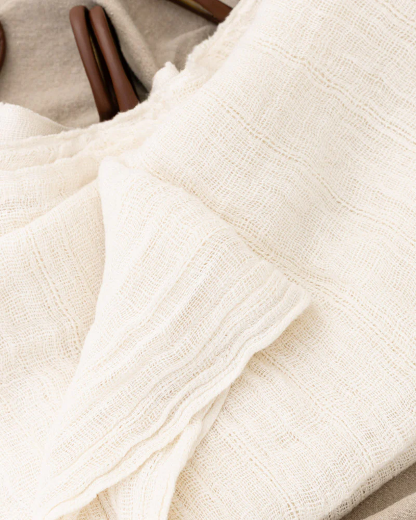 AIRA LINEN CURTAIN