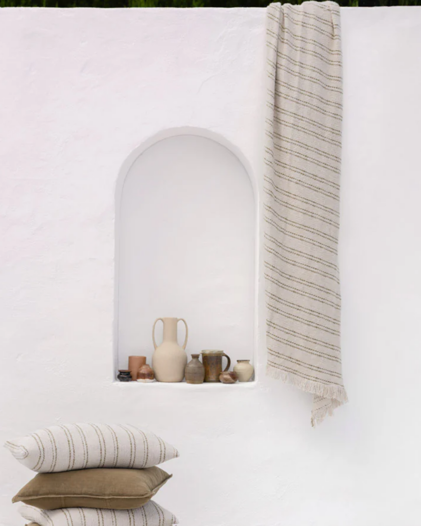 ALBA THROW - OLIVE