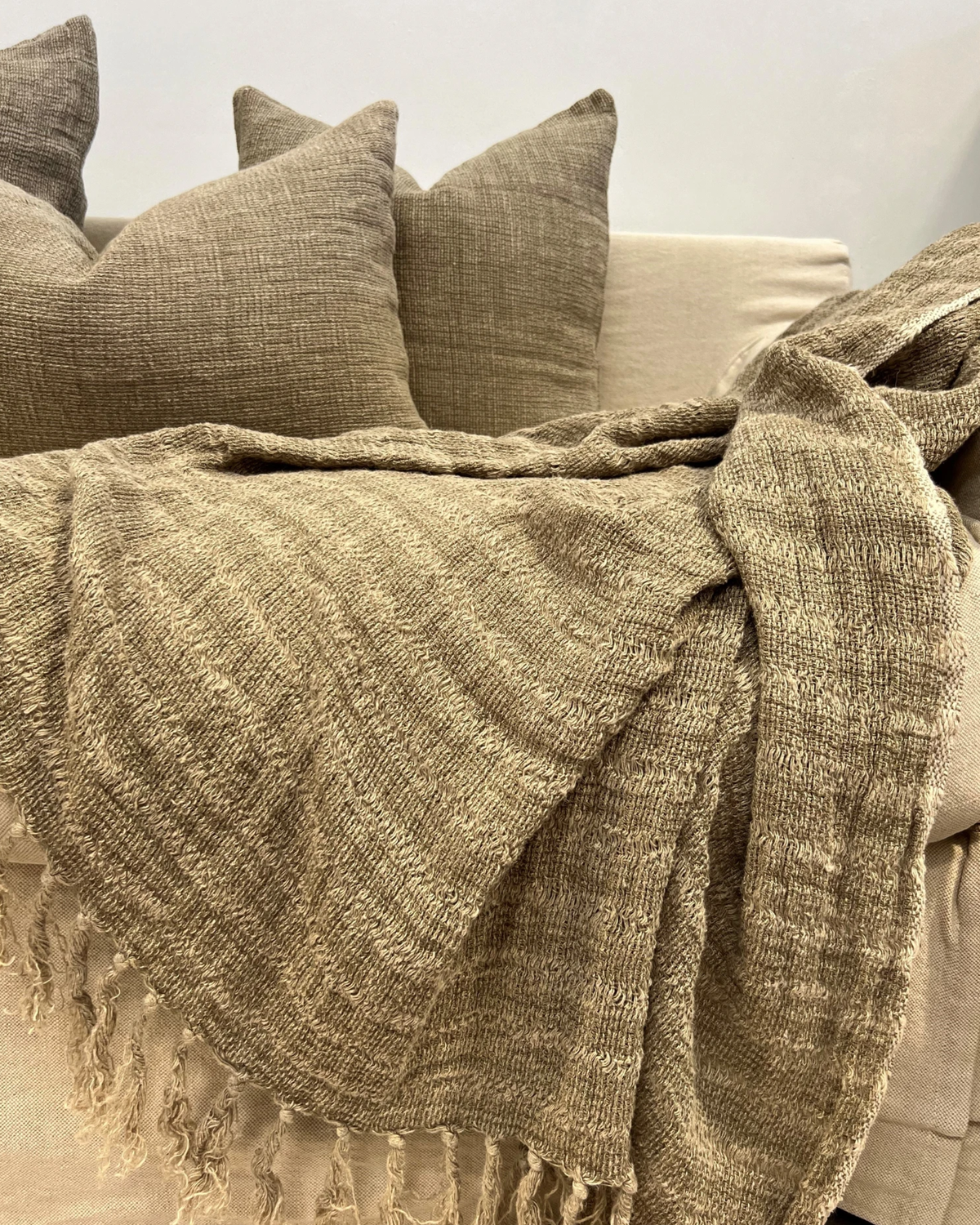 AUDREY OLIVE SPACED LINEN THROW