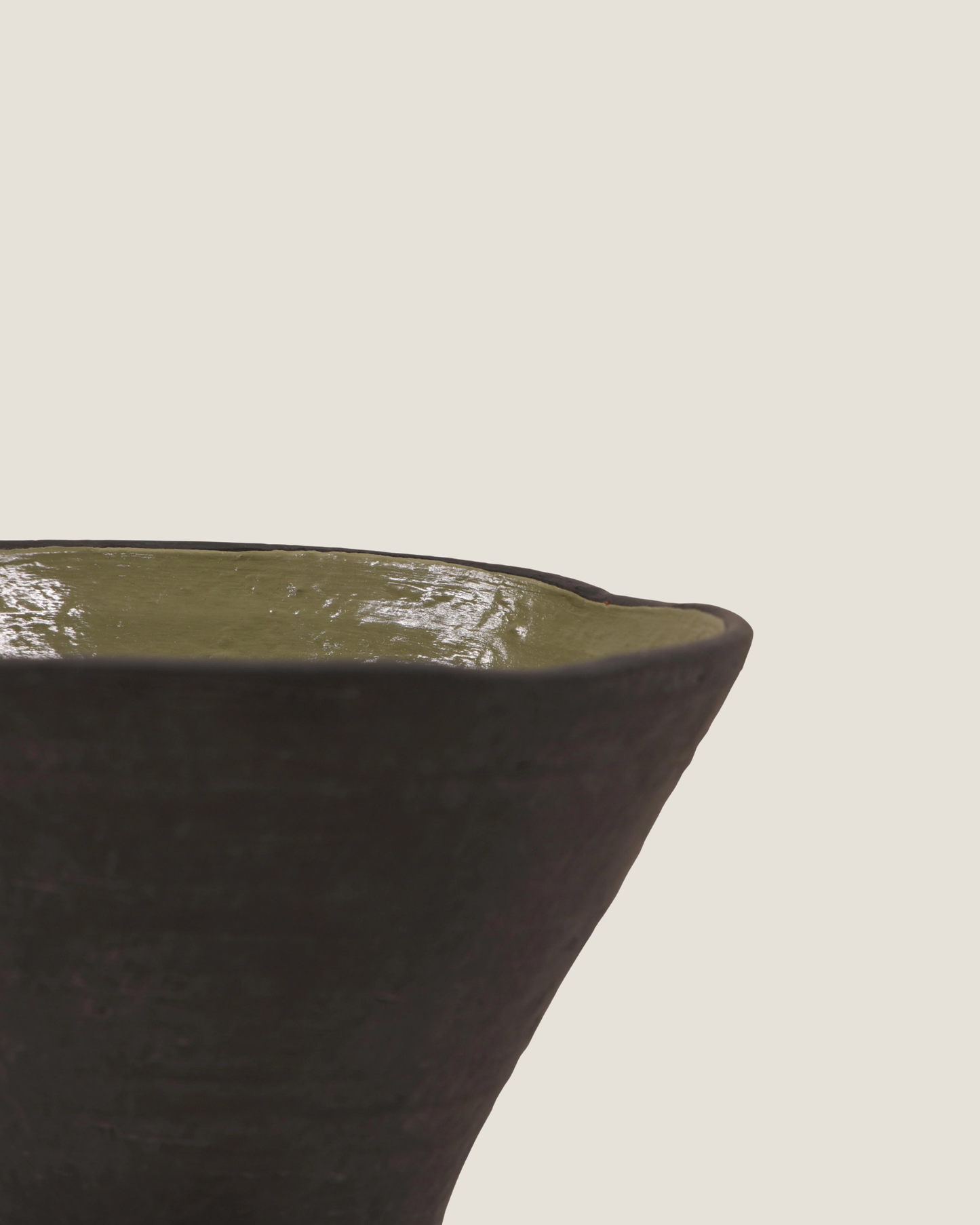 BALISE WIDE MOUTH TALL VASE - BLACK/GREEN