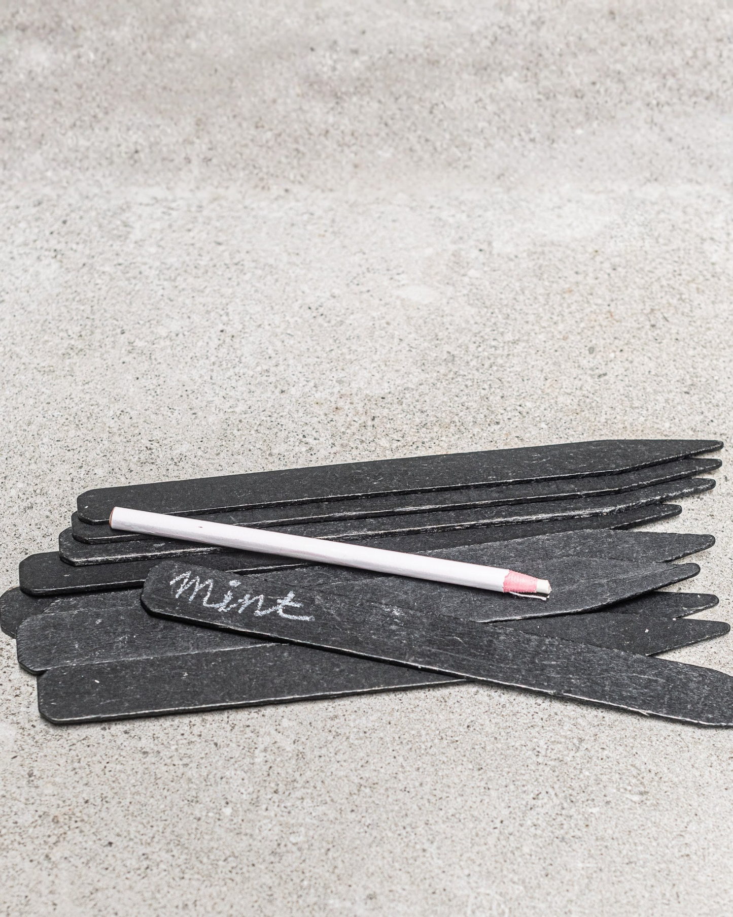 REUSABLE BLACKBOARD LABEL STICKS AND MARKER