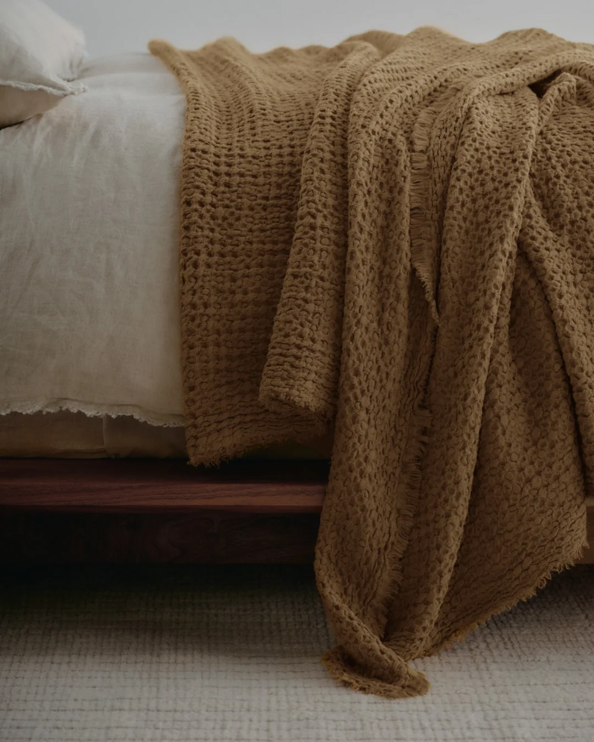 HALE FLOCCA THROW - RUSSO