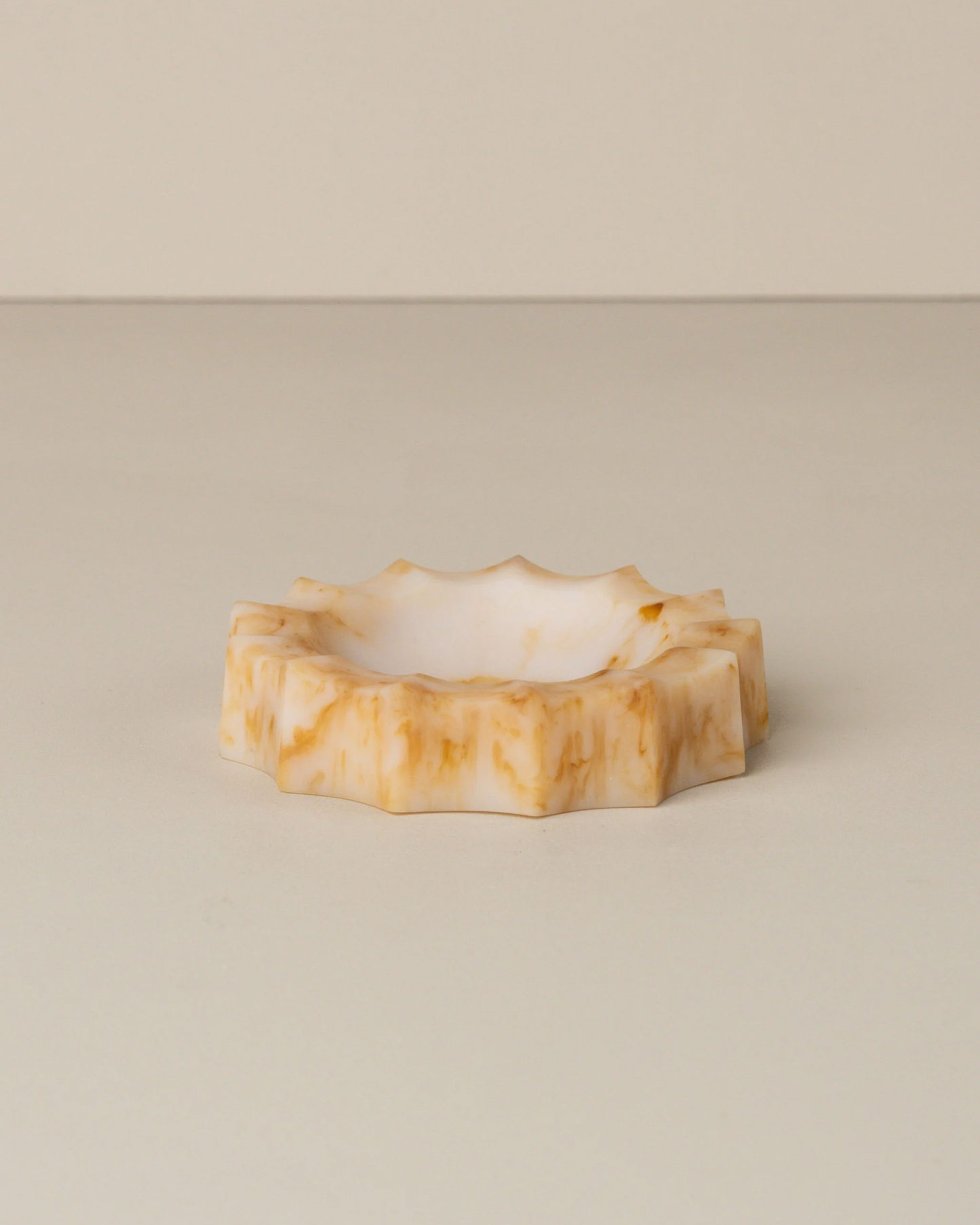 FLOW RESIN SUN DISH - ICE COFFEE