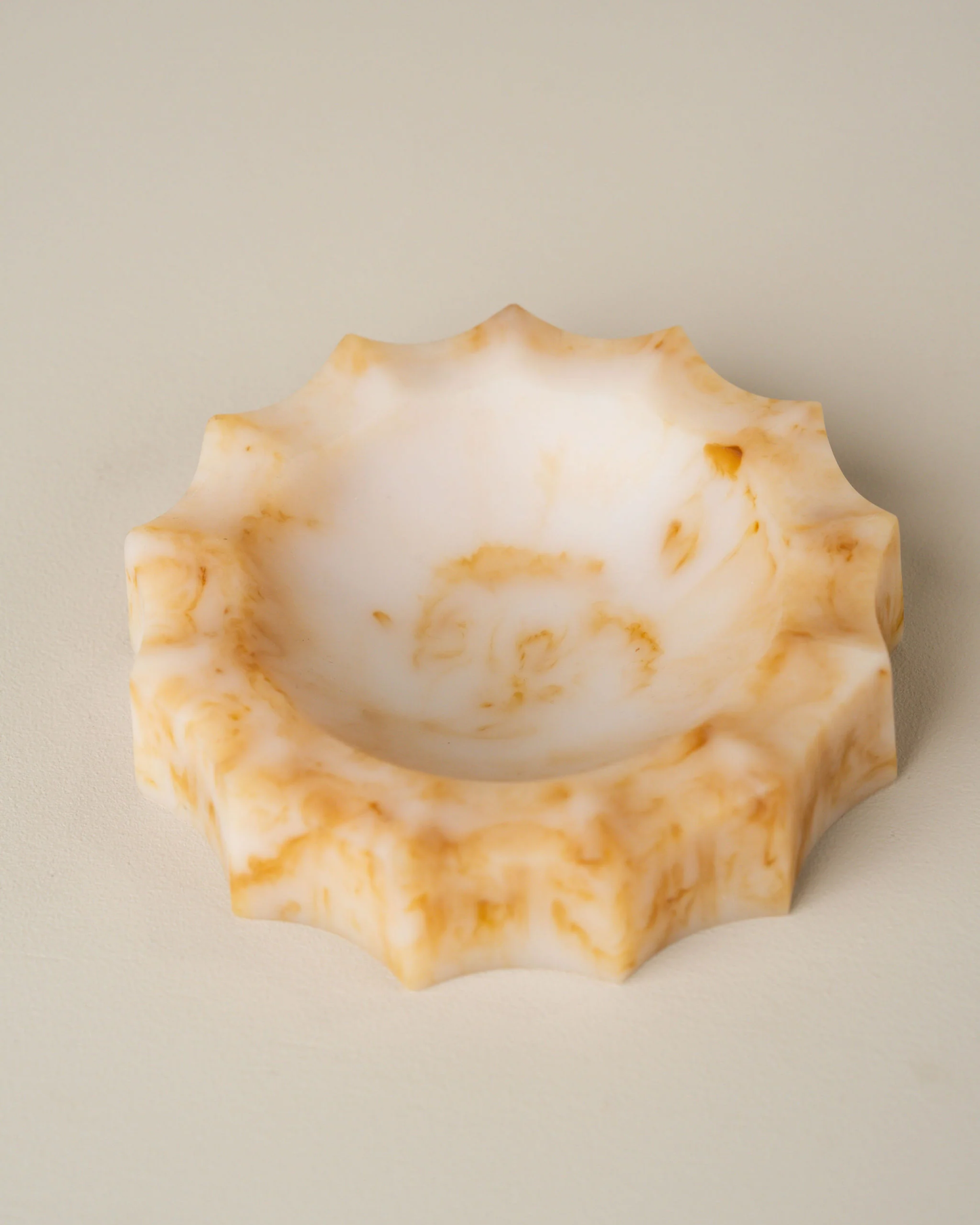 FLOW RESIN SUN DISH - ICE COFFEE