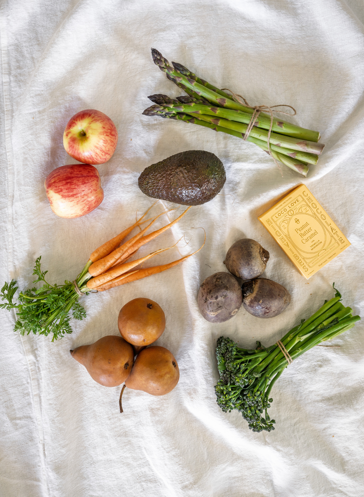 MARKET PRODUCE AND BLOOMS GIFT BASKET