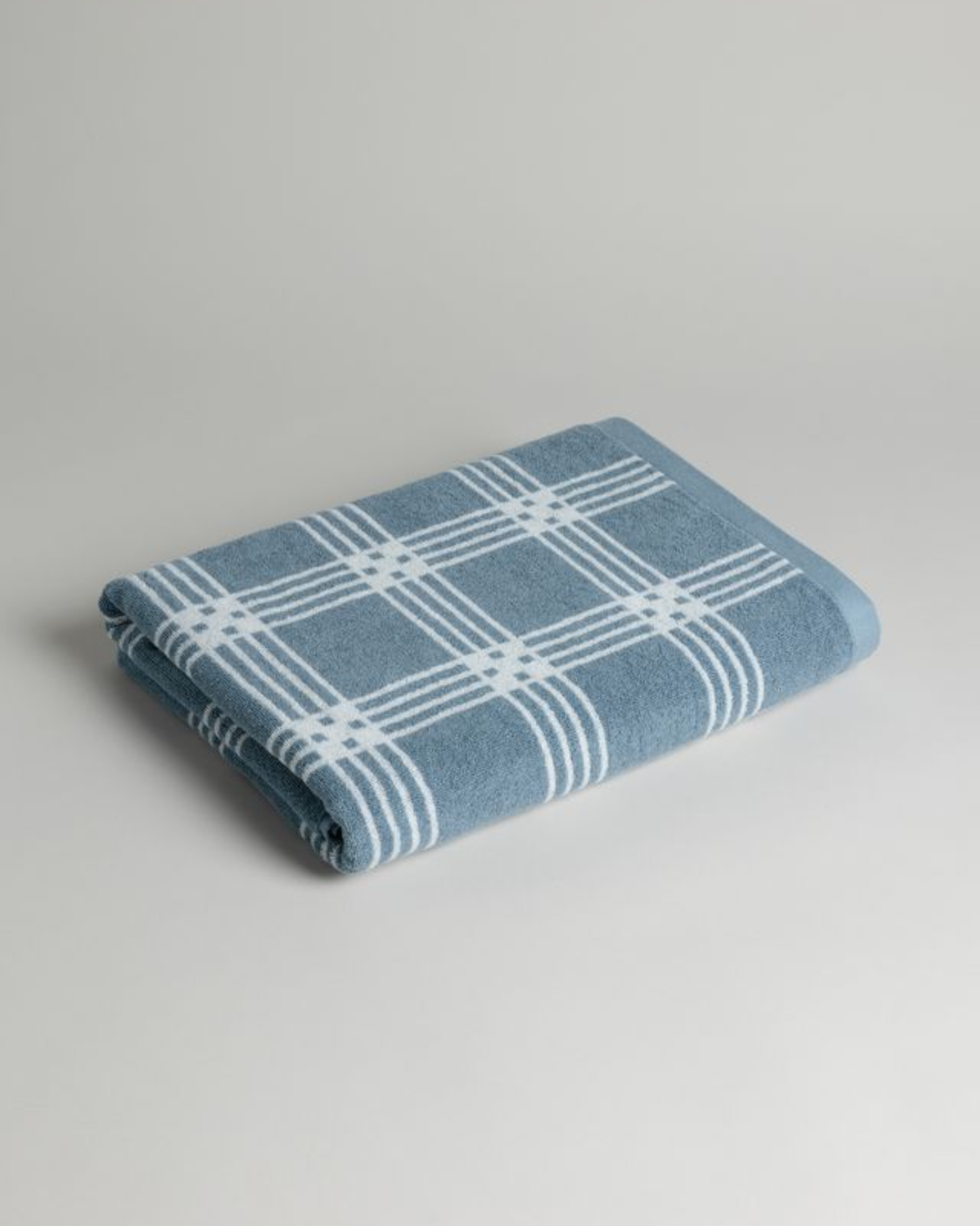 BAINA FRISA POOL TOWEL - CELESTE & CHALK