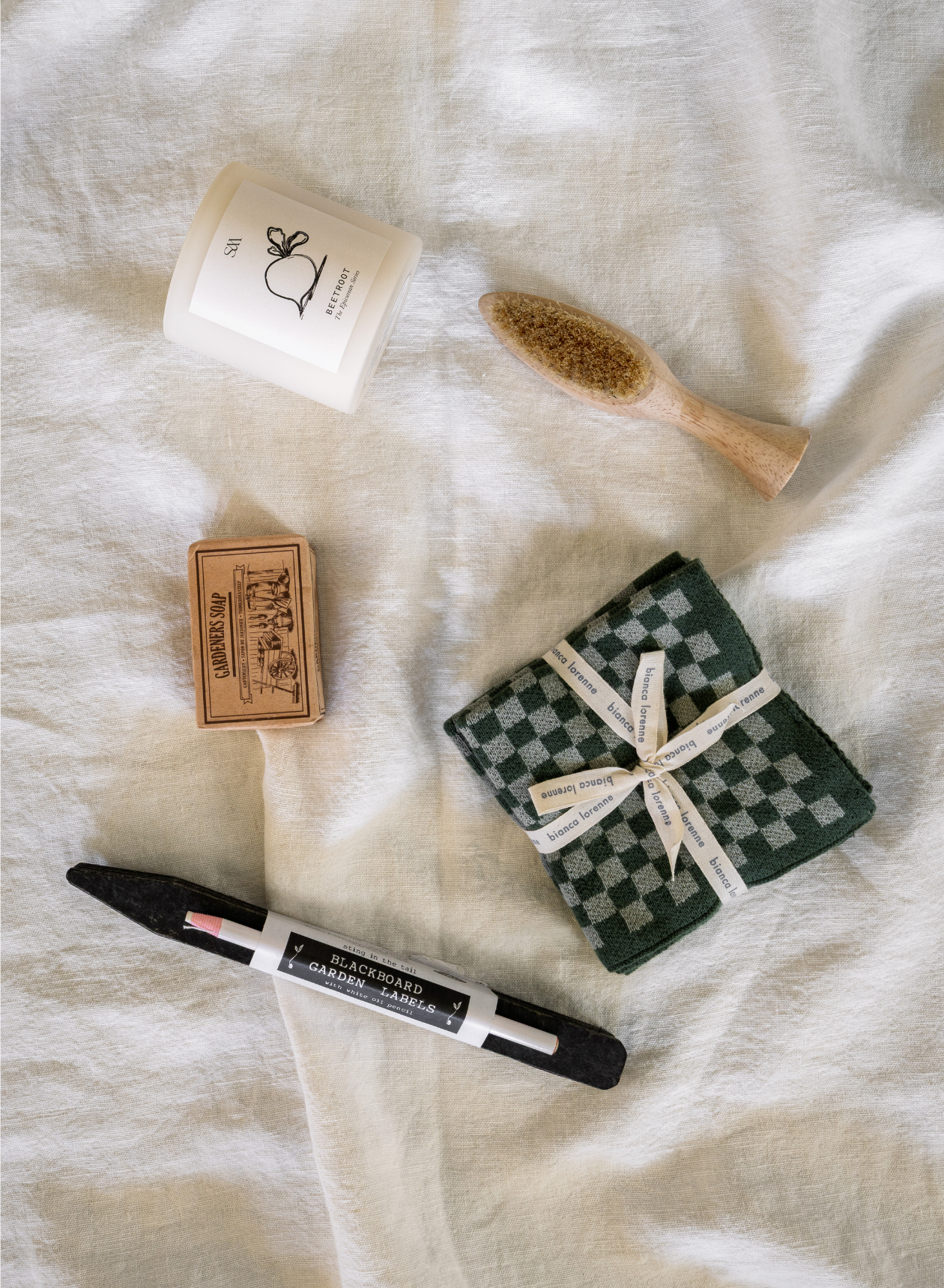 GARDEN LOVERS' GIFT BASKET