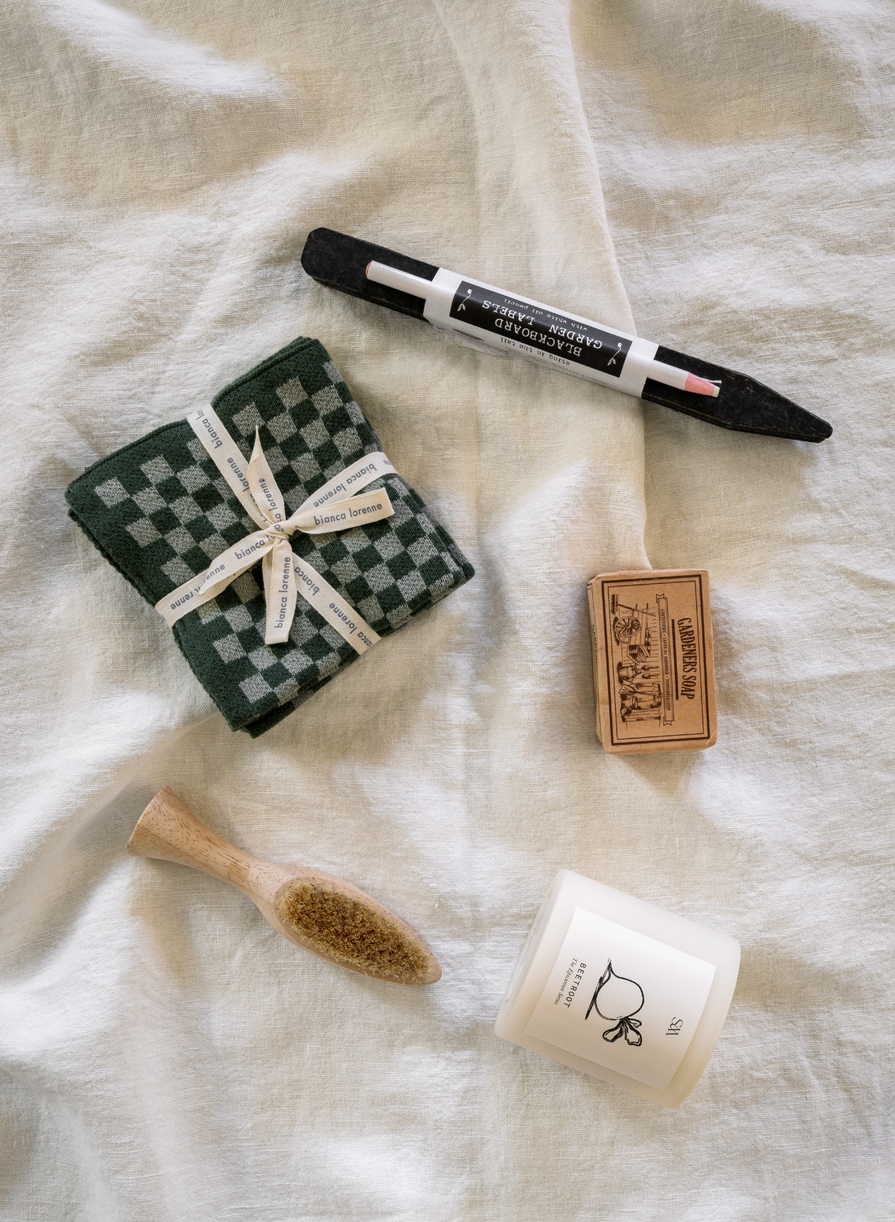 GARDEN LOVERS' GIFT BASKET