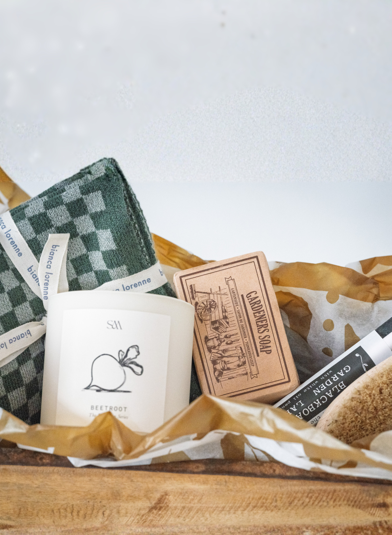 GARDEN LOVERS' GIFT BASKET