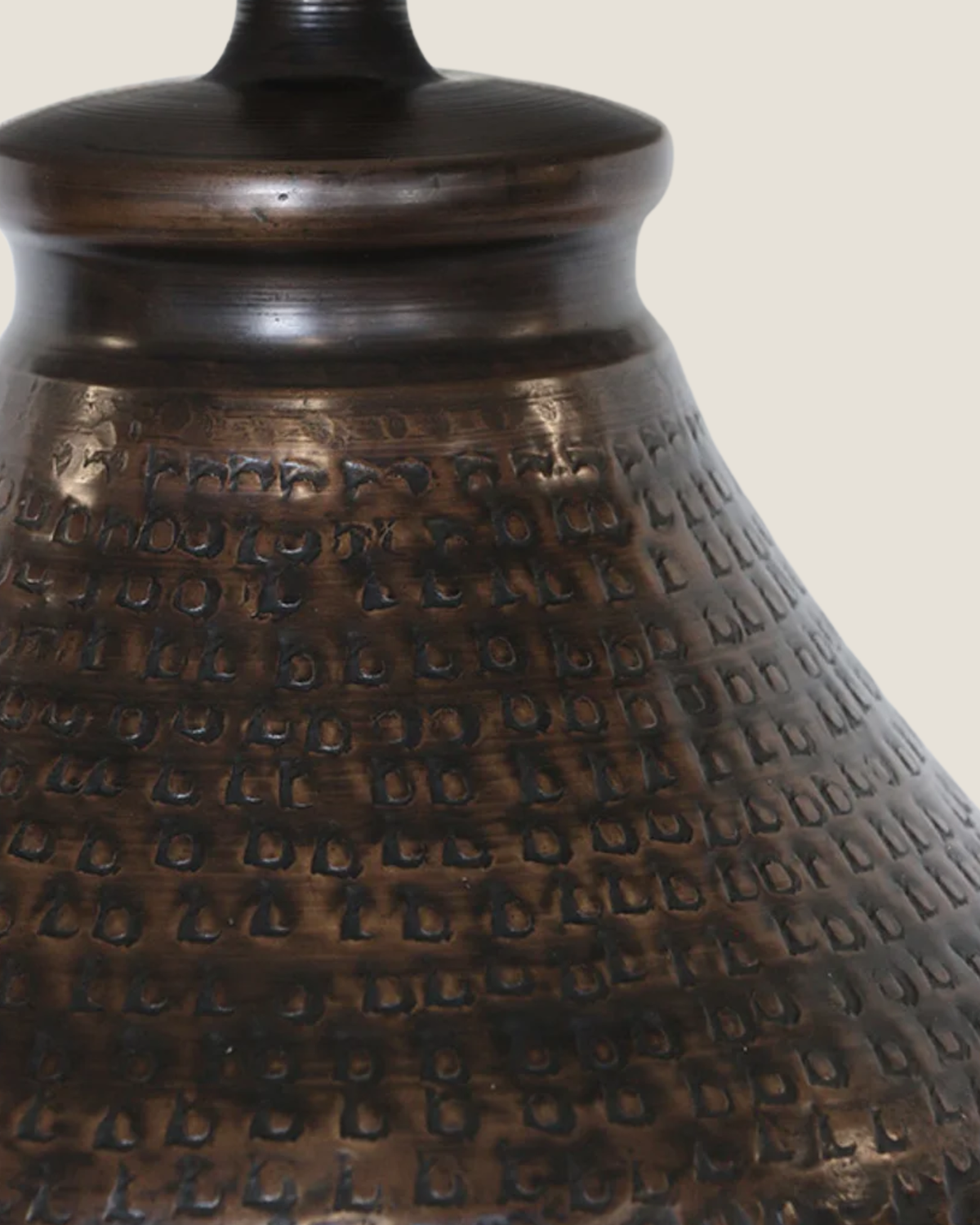 GENIE BEATEN BRONZE LAMP BASE