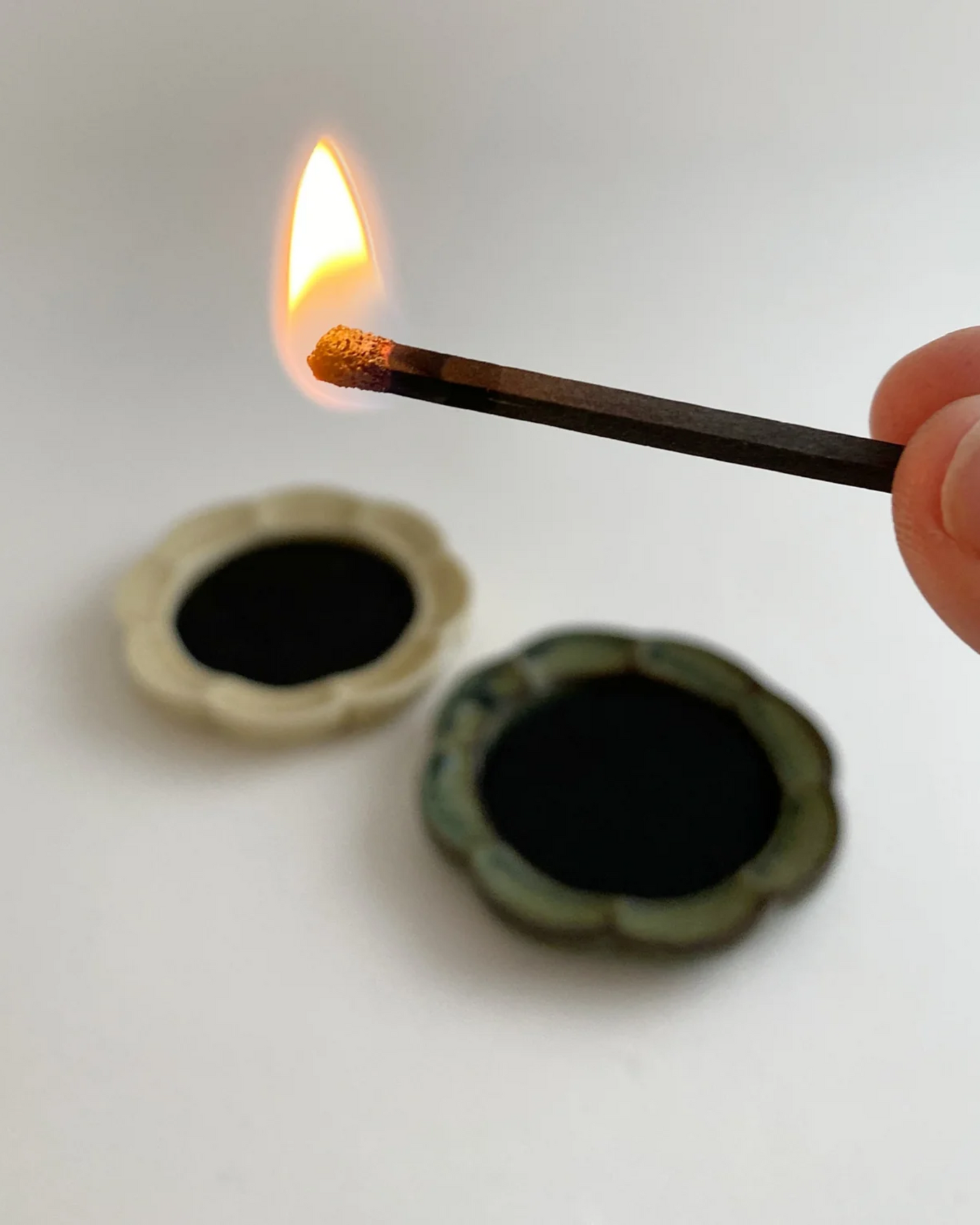 SETO PORCELAIN INCENCE FLOWER DISH