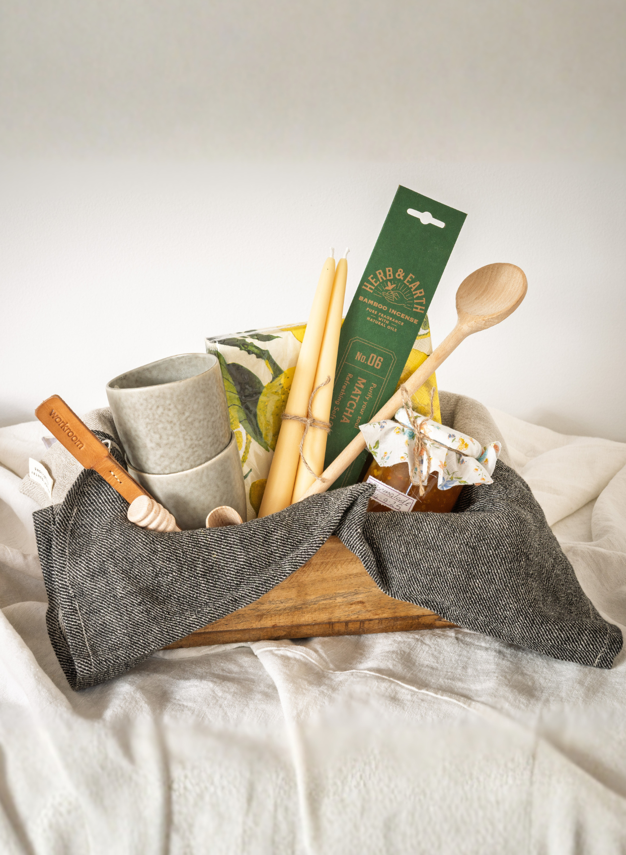 NEW HOME OWNERS GIFT BASKET