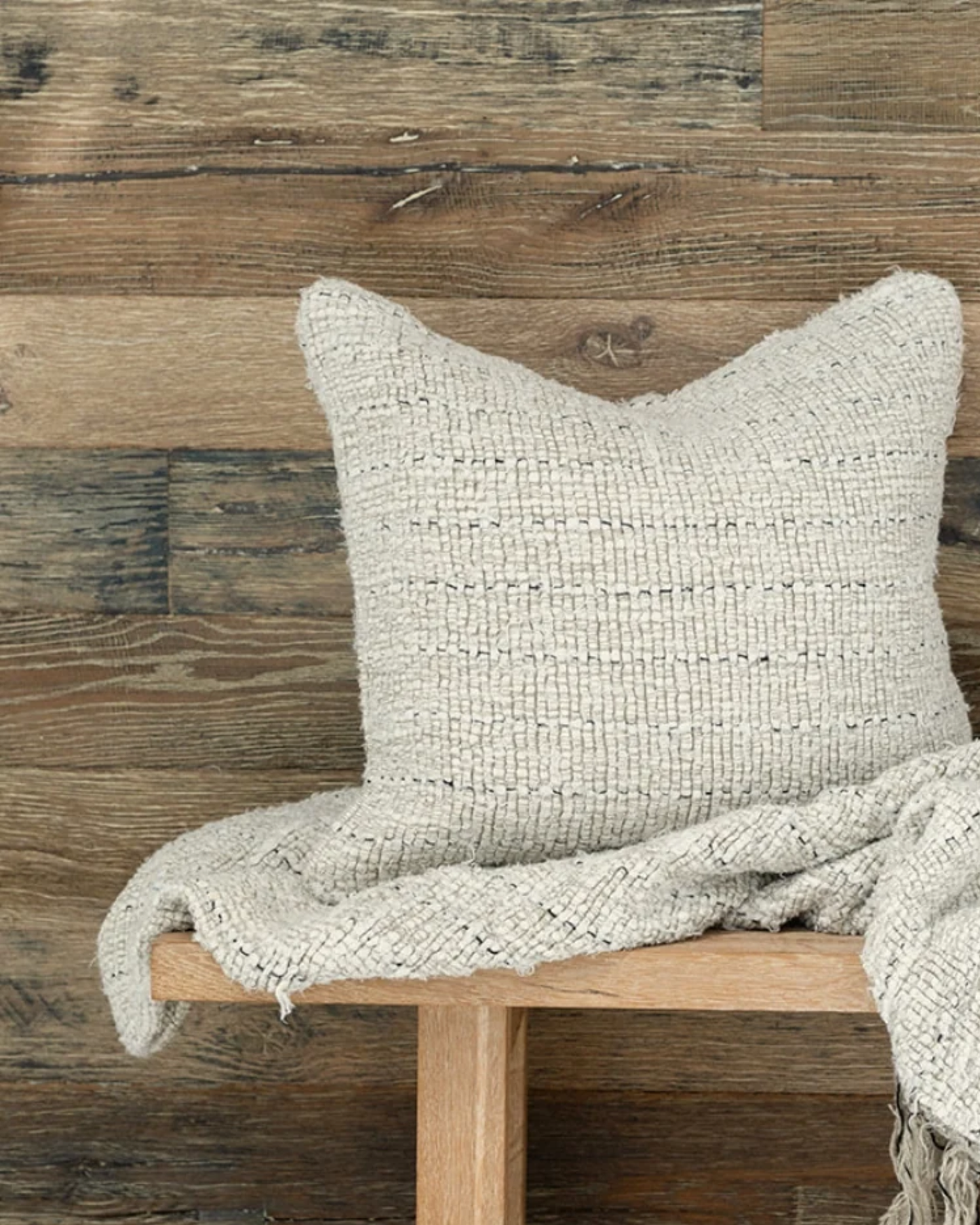 LOOMA CUSHION COVER