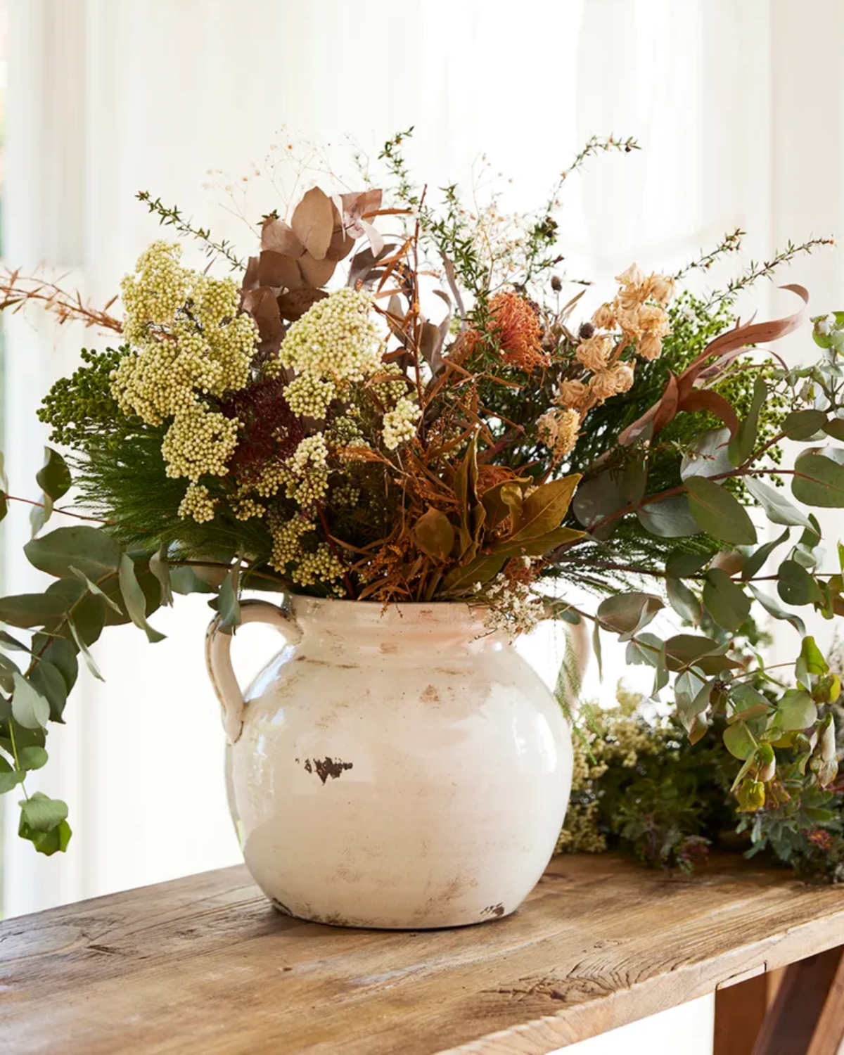 LUNA AGED WHITE URN