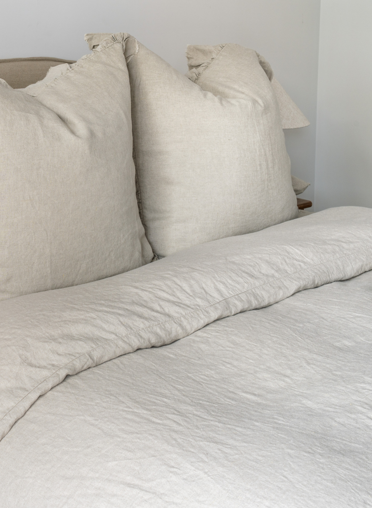 LE LIN - RUFFLE EDGE EURO PILLOW CASE SET - NATURAL