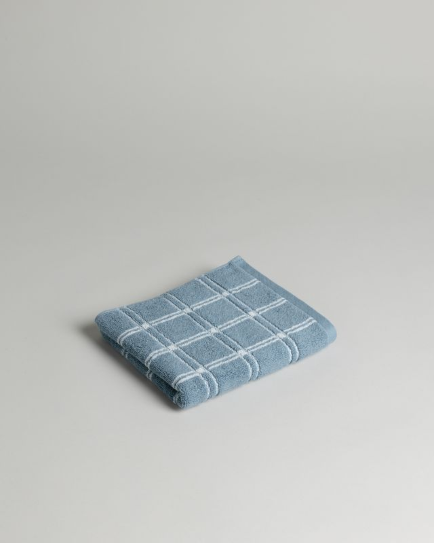 BAINA NESS HAND TOWEL - CELESTE & CHALK