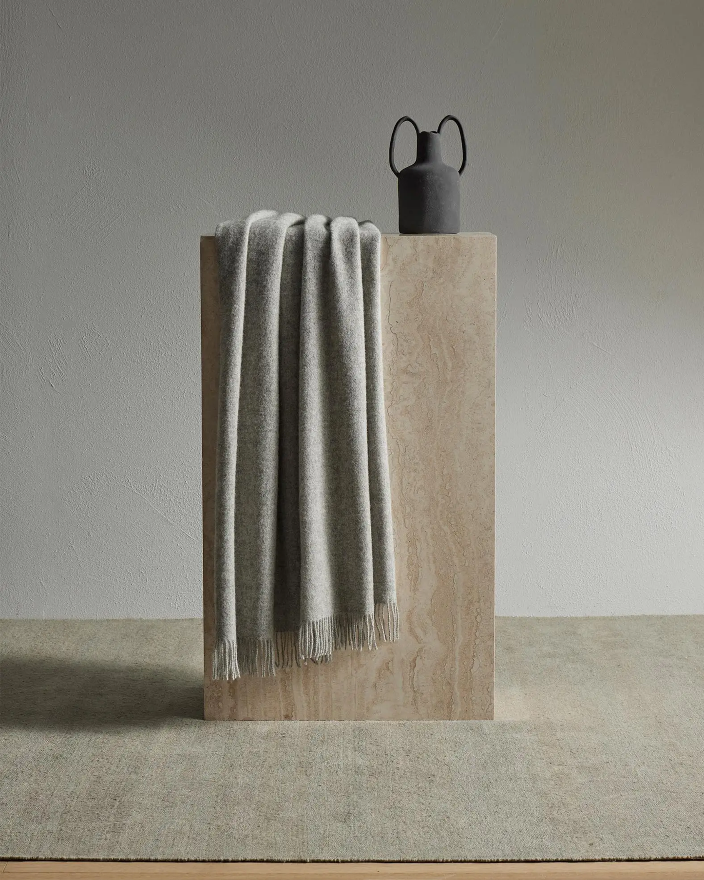 LAMBSWOOL NEVIS THROW - ASH