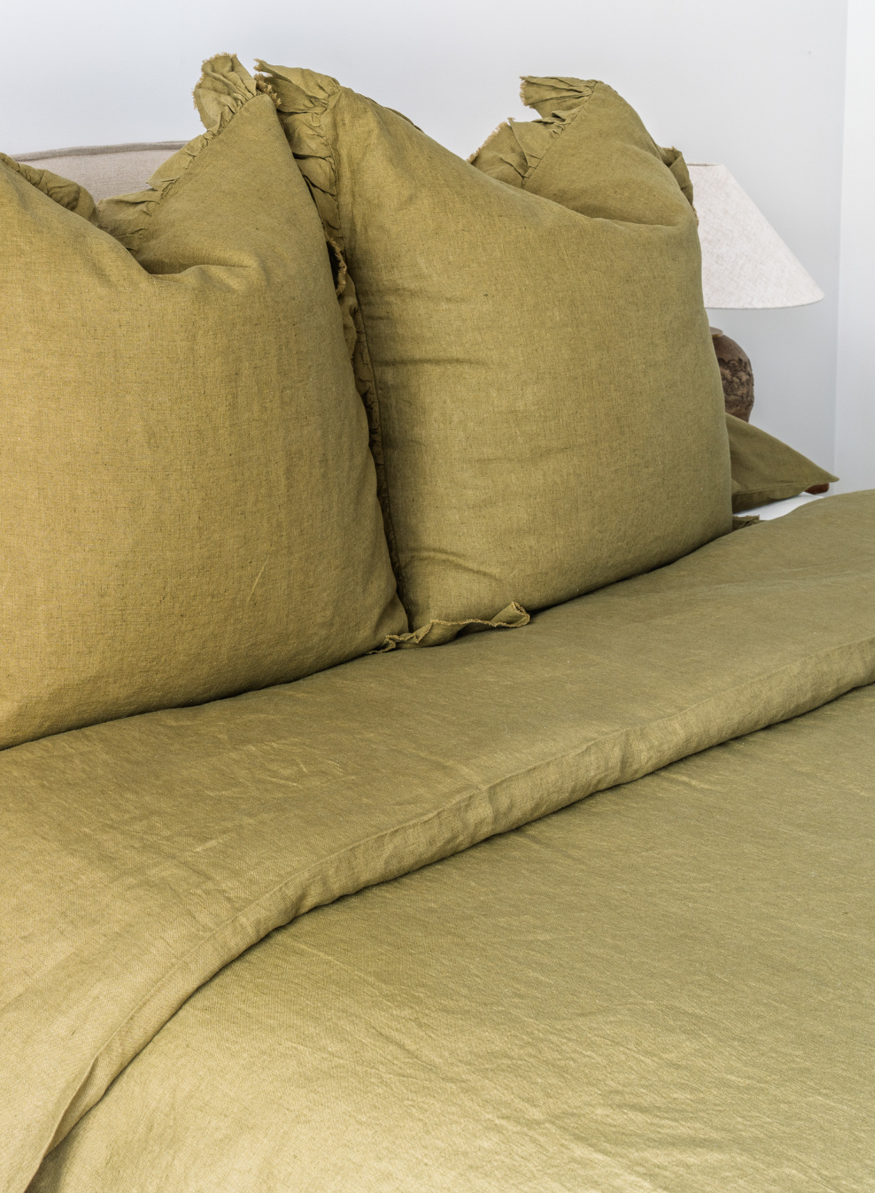 LE LIN - RUFFLE EDGE EURO PILLOW CASE SET - OLIVE