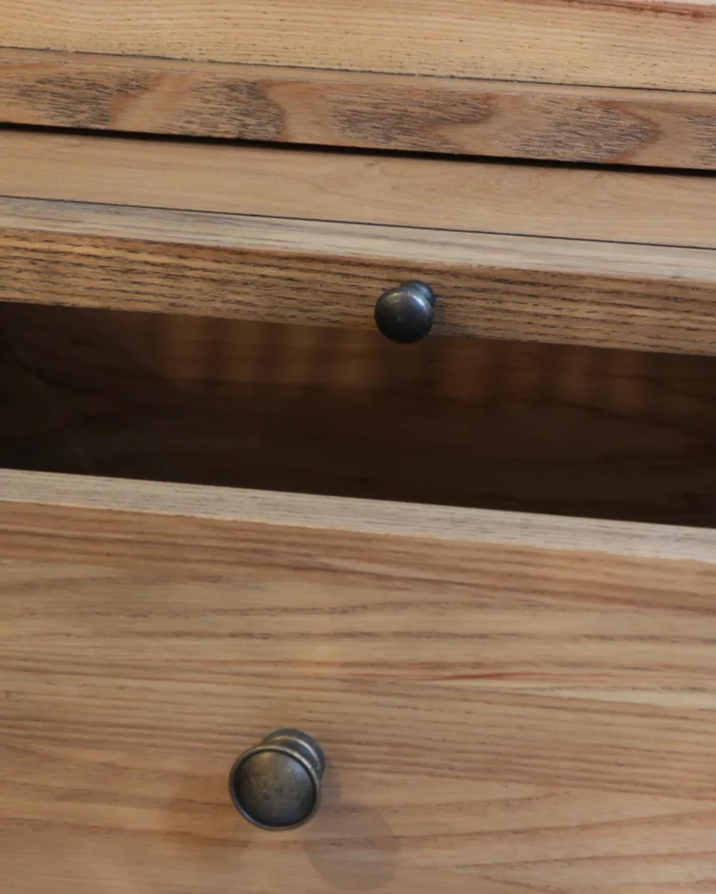 SASKIA BEDSIDE TABLE - NATURAL OAK