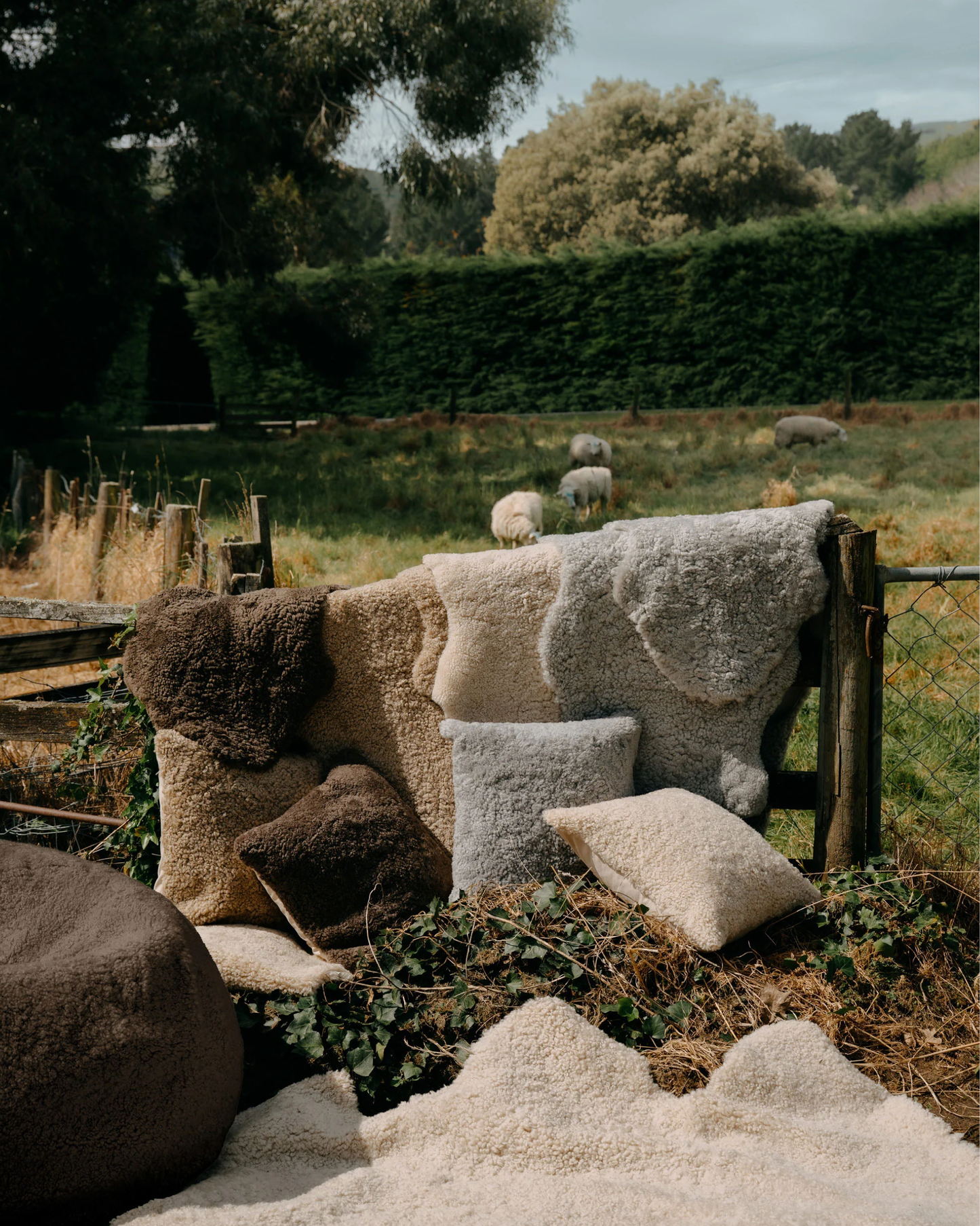 NZ SHORT WOOL DOUBLE SHEEPSKIN RUG - WALNUT