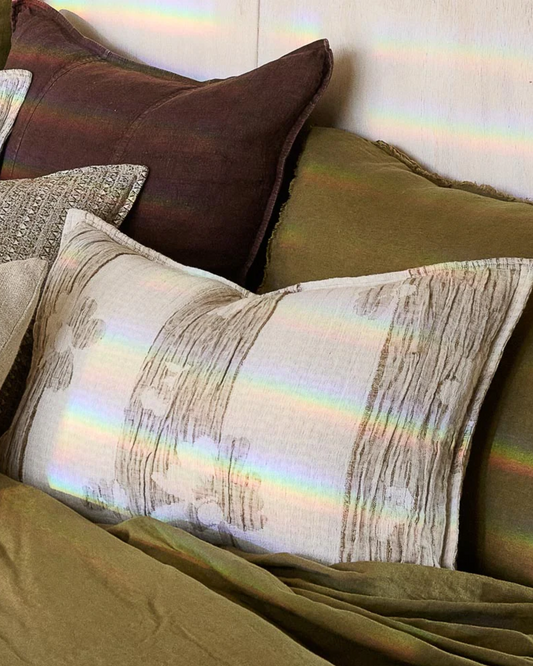 BLOSSOM REVERSIBLE FILLED CUSHION - CHOCOLATE/IVORY 40 x 60