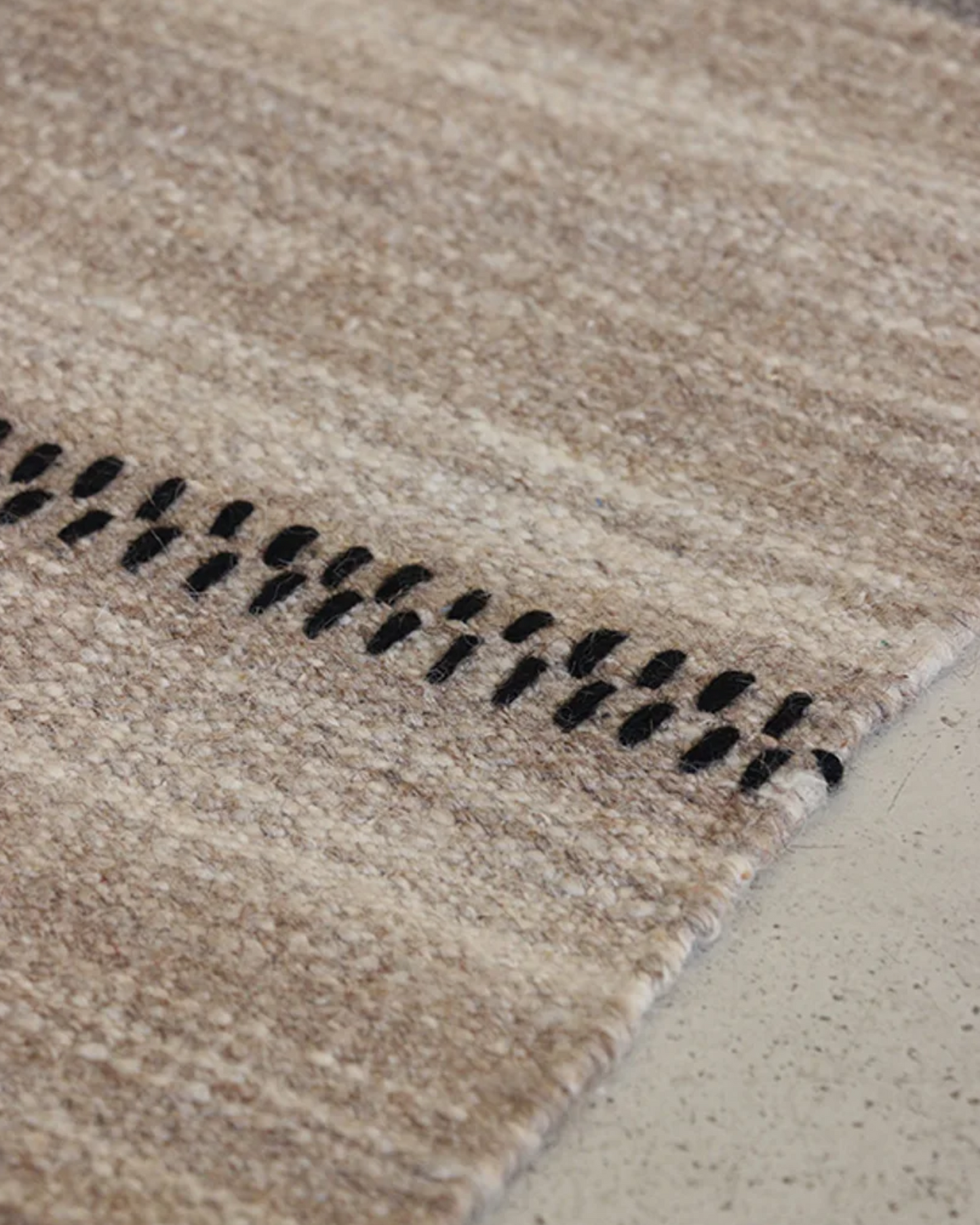 TRIBAL WOOL WOVEN RUG