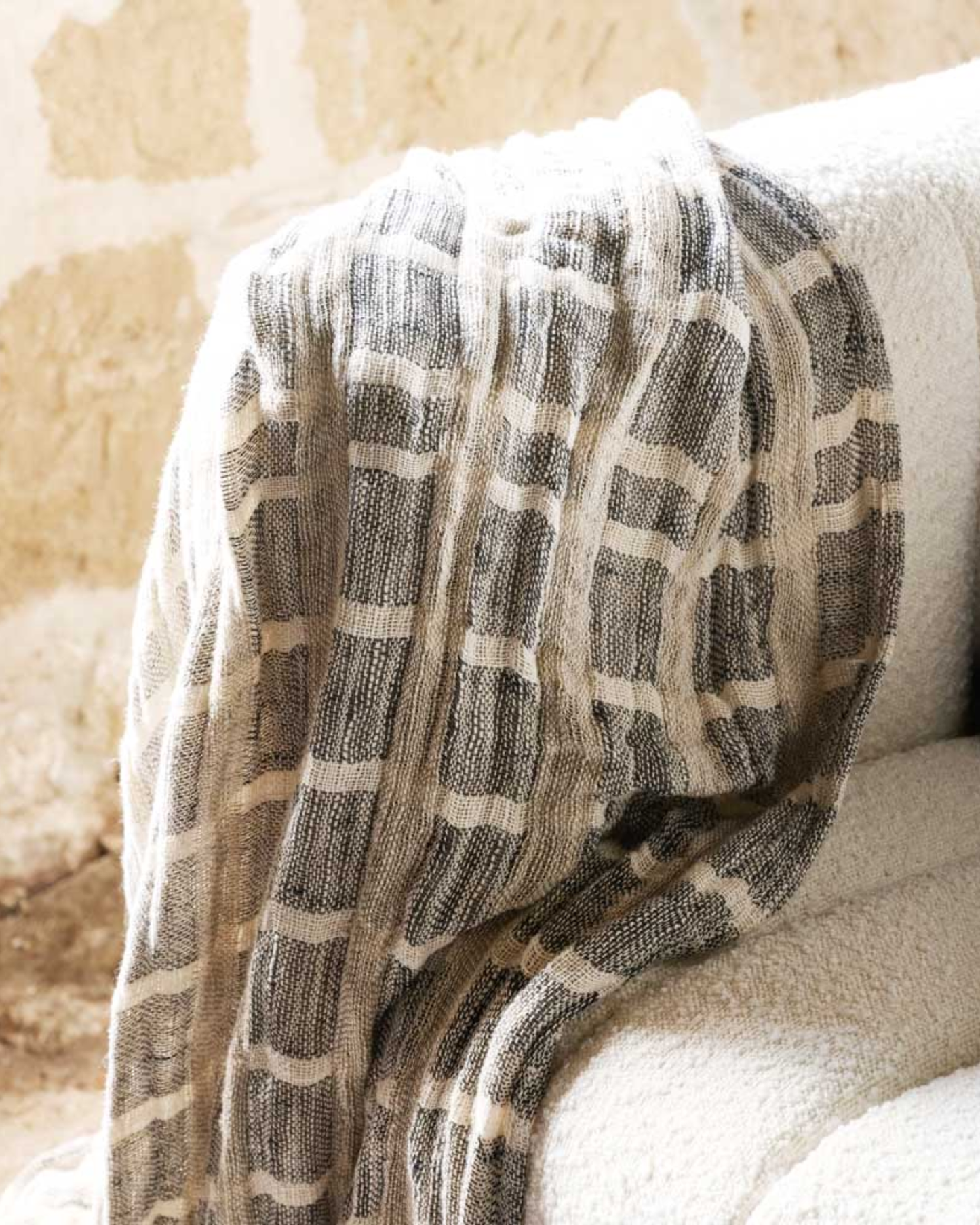 PETRA LINEN THROW