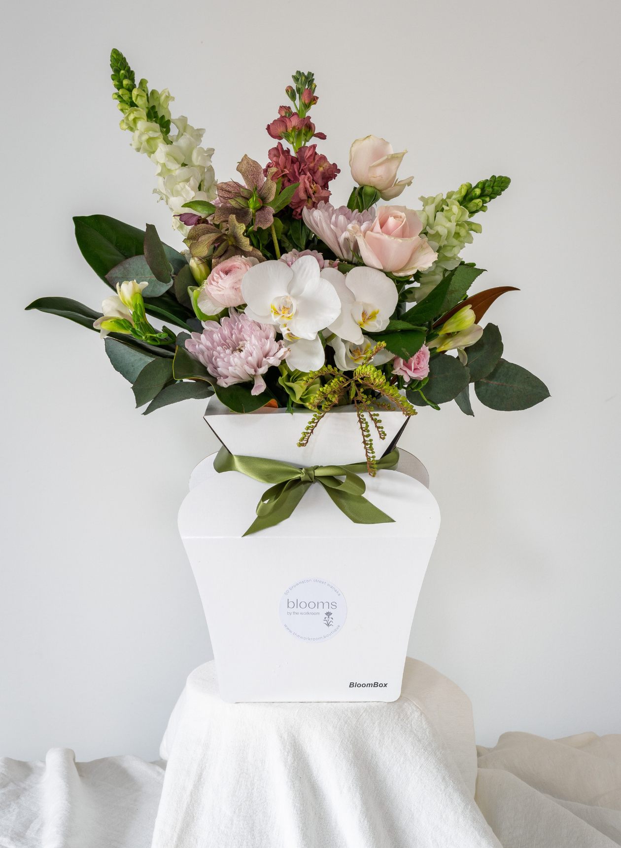 FRESH FLOWERS IN A WATER BOX