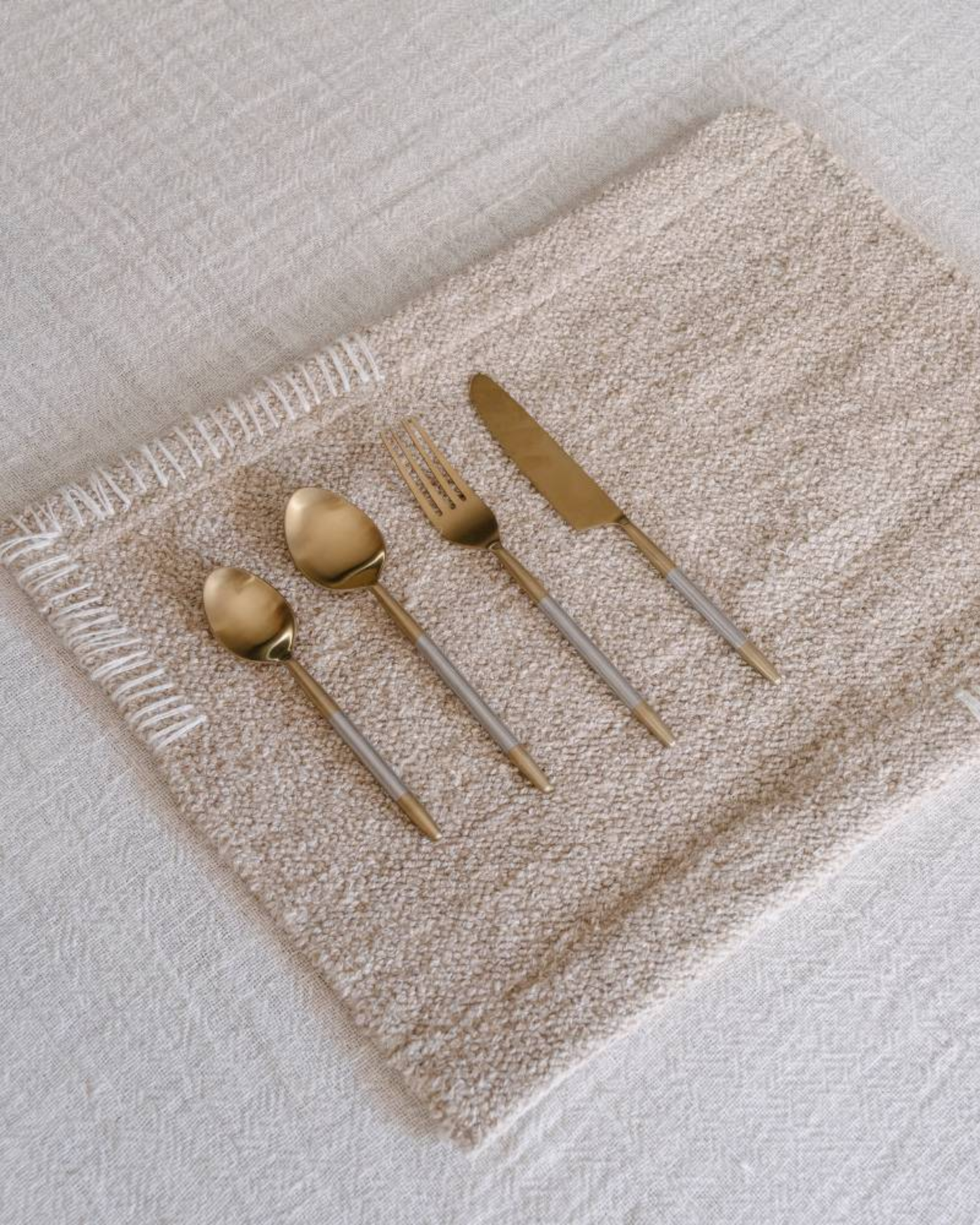 ZAYRA PLACEMATS - NATURAL W/ IVORY STITCH